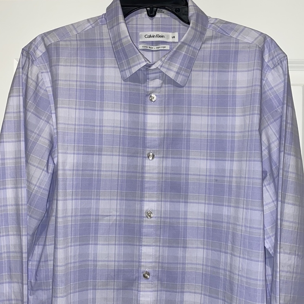 LIKE NEW Calvin Klein Button Up